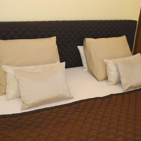 B&B Golden Corner 24 Mechelen Exterior foto